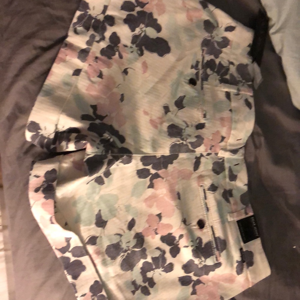Shorts - Picture 3 of 6